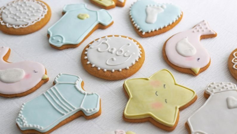 Feestelijke koekjes - zelfgemaakte koekjes - babyshowers en gender reveal
