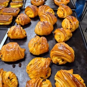 Workshop gerezen bladerdeeg met chocoladekoek en croissant
